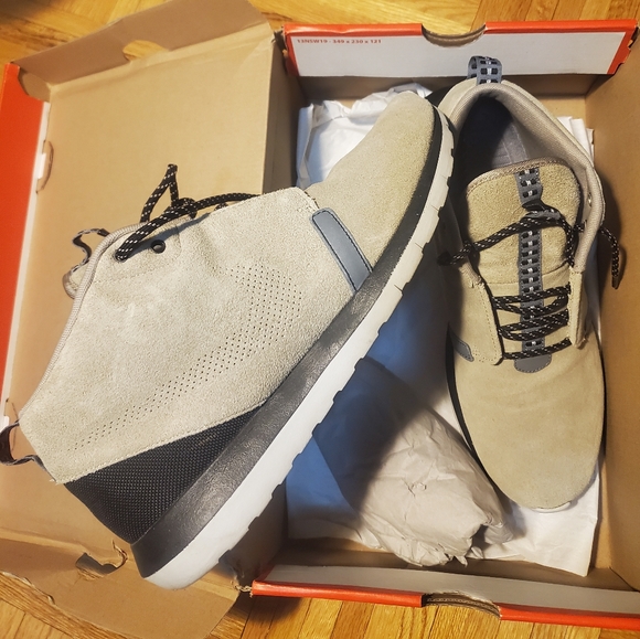 Nike Roshe Sneaker Boot - Picture 4 of 4